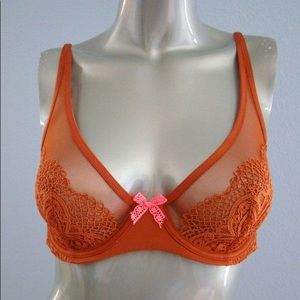 Unlined Demi Body by Victoria